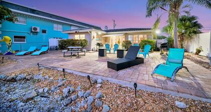 Dolphin Suite 2B Pet Friendly Waterfront Dock