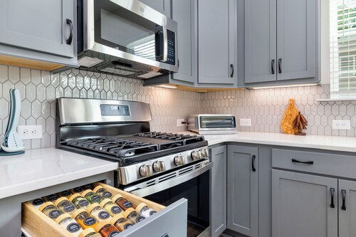 3BR Mid-Century Modern Luxe Getaway