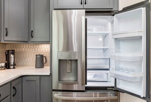 Interior - 3BR Mid-Century Modern Luxe Getaway (Charlotte)