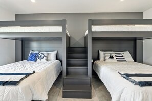 5 bedrooms, iron/ironing board, free WiFi, bed sheets