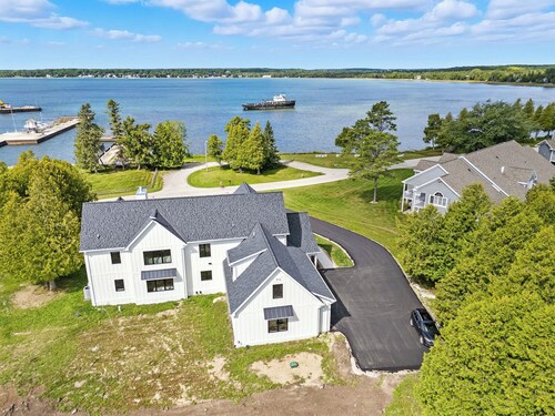 New Build Baileys Harbor-sunset view & pool table