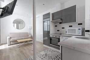 Fridge, microwave, coffee/tea maker, toaster