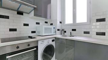 Fridge, microwave, coffee/tea maker, toaster