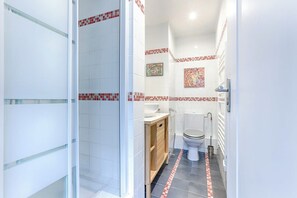 Shower, hair dryer