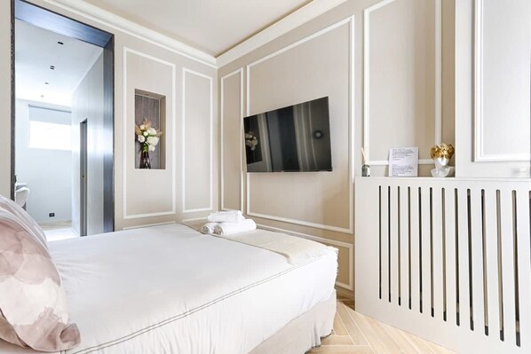 1 bedroom, iron/ironing board, travel crib, WiFi