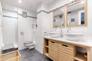 Douche, séchoir à cheveux
