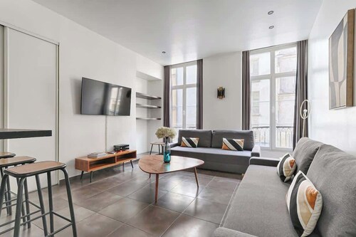Sentier Historical Center Charming Apartment 6P