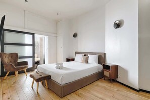 1 bedroom, iron/ironing board, travel crib, WiFi