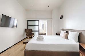 1 bedroom, iron/ironing board, travel cot, WiFi