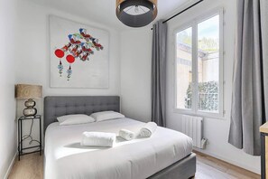 Iron/ironing board, WiFi, bed sheets