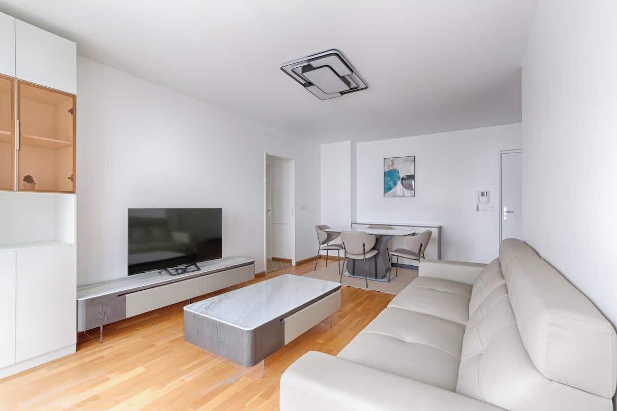 TV, offices