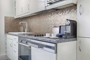 Fridge, microwave, oven, stovetop