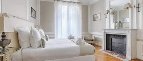 2 bedrooms, iron/ironing board, travel cot, WiFi