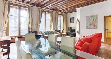 Appartement Duplex Atypique dans le cœur du Marais