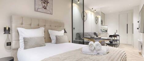 Iron/ironing board, travel crib, WiFi, bed sheets