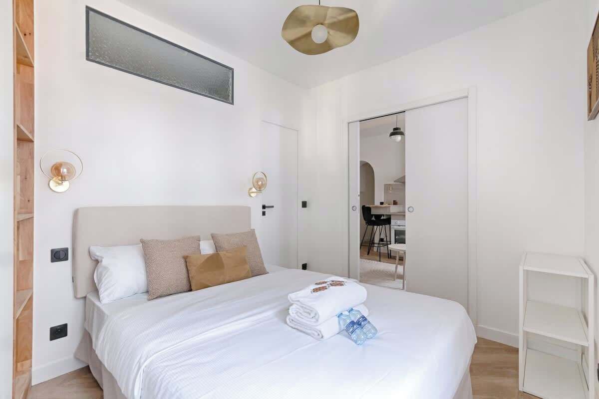 1 bedroom, iron/ironing board, travel crib, WiFi