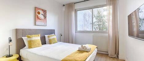 Strykejern/-brett, reiseseng for barn, wi-fi og sengetøy