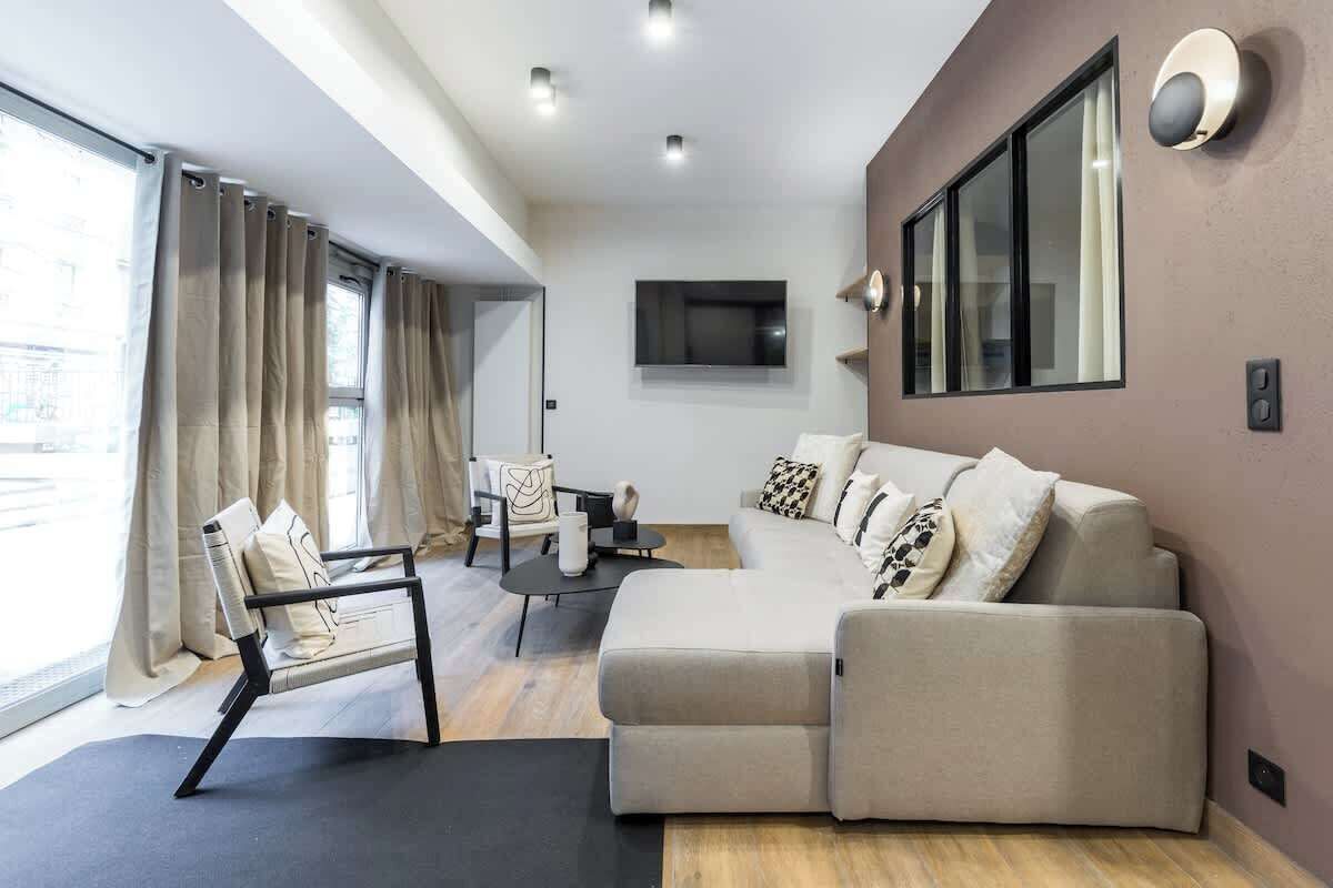 TV, offices