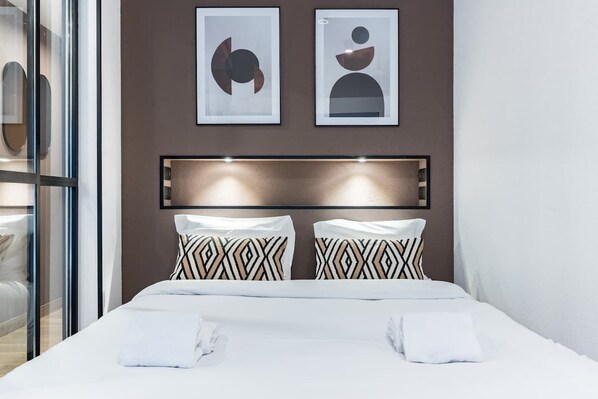 2 bedrooms, iron/ironing board, travel cot, WiFi