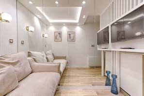 TV - Coeur du Marais Arts& Métiers Cosy Appartement (Paris)
