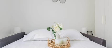 1 bedroom, iron/ironing board, travel cot, WiFi