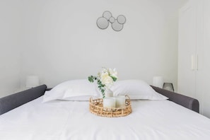 1 bedroom, iron/ironing board, travel cot, WiFi