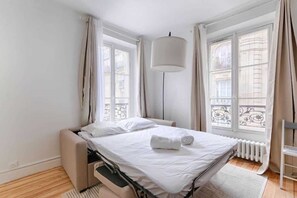 1 bedroom, iron/ironing board, travel cot, WiFi