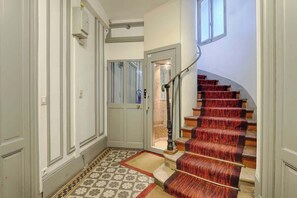 Interior - Arc de Triomphe/ Saussier : Charming Apartment 4P (Paris)