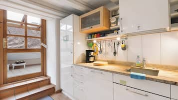 Frigorífic, microones, forn i placa de cuina