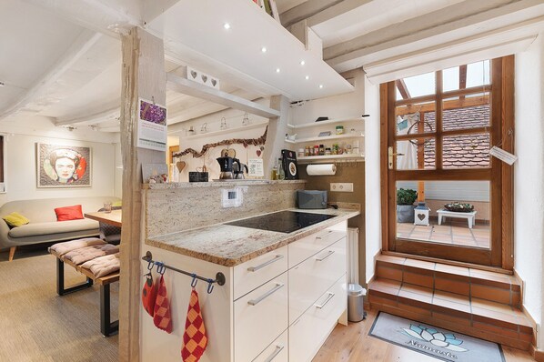 Fridge, microwave, oven, stovetop