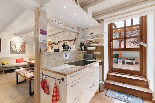 Apartment 'Rose Pere' with Private Terrace and Wi-Fi