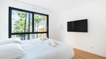 3 habitaciones, tabla de planchar con plancha, wifi y ropa de cama