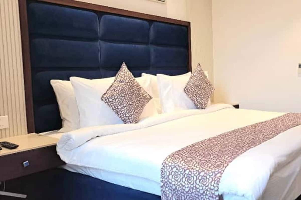 Deluxe Room, City View