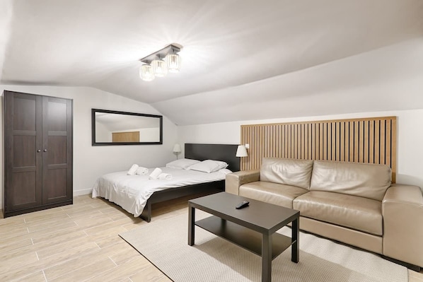 2 bedrooms, iron/ironing board, travel cot, WiFi