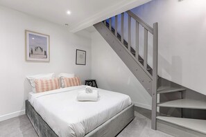 1 bedroom, iron/ironing board, travel cot, WiFi