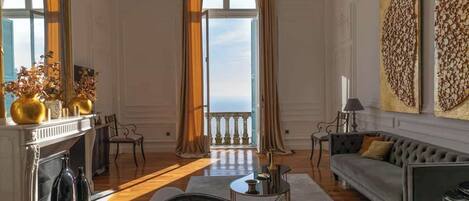 Téléviseur, bureau