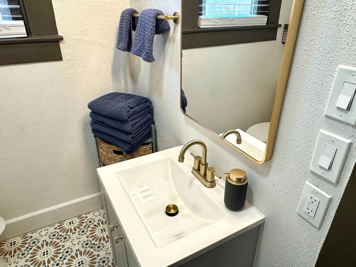 Photo 21 of Remodeled historic 2/1 in the greater Heights. 27" Monitor/desk, and fenced.