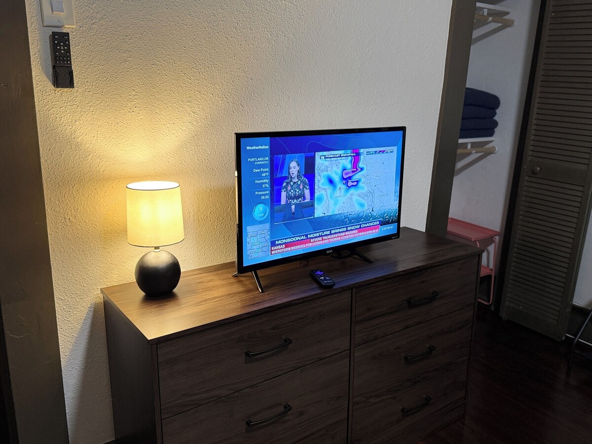 Photo 18 of Remodeled historic 2/1 in the greater Heights. 27" Monitor/desk, and fenced.