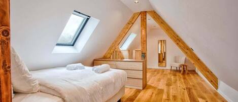 7 Schlafzimmer, Reisekinderbett, WLAN, Bettwäsche