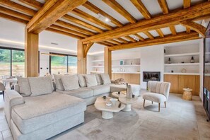 TV, fireplace, offices - Luxueuse Villa 7 Chambres à 10min de Deauville (Saint-Gatien-des-Bois)