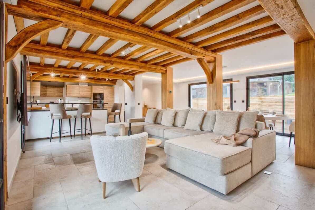 TV, fireplace, offices