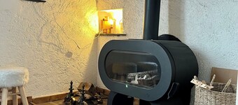 10-berth house in the middle of several large resorts; starting point for hikes