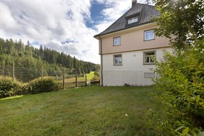 Property grounds - Holiday Home Eisenbach (Eisenbach (Hochschwarzwald))