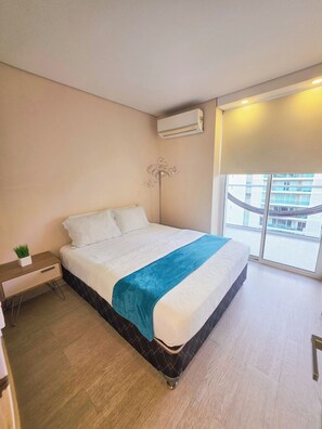 2 bedrooms, iron/ironing board, Internet, bed sheets
