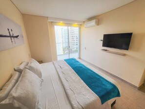 2 bedrooms, iron/ironing board, internet, bed sheets