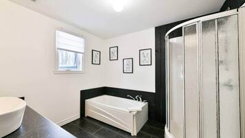 Towels, soap, shampoo, toilet paper