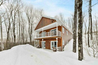 Astro 1 – Suite with Two Queen Beds Near Mont-Mégantic