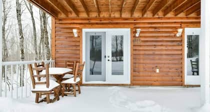 Astro 3 – Suite with Two Queen Beds Near Mont-Mégantic