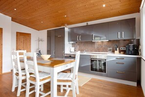 Kühlschrank, Ofen, Herdplatte, Geschirrspüler