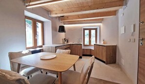 Dining - Alpine Cozy Nook (Courmayeur)